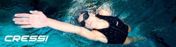 Lentes anti-cloro e bóias de natação