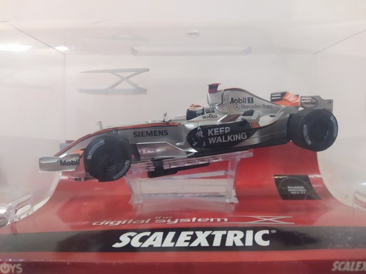 McLAREN Mercedes MP4-21 DS – Scalextric