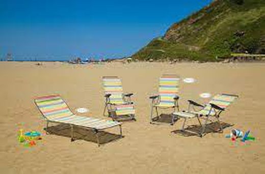 Chairs, deckchairs and beach beds