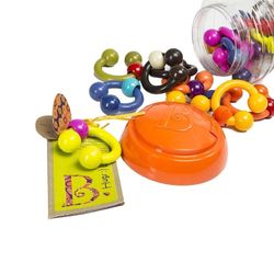 B. Toys - 24 Hugs Link Papaya Suitable from 3 months to 3 years