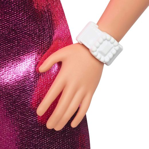 Poupée Barbie Fashionista avec robe rose métallisée