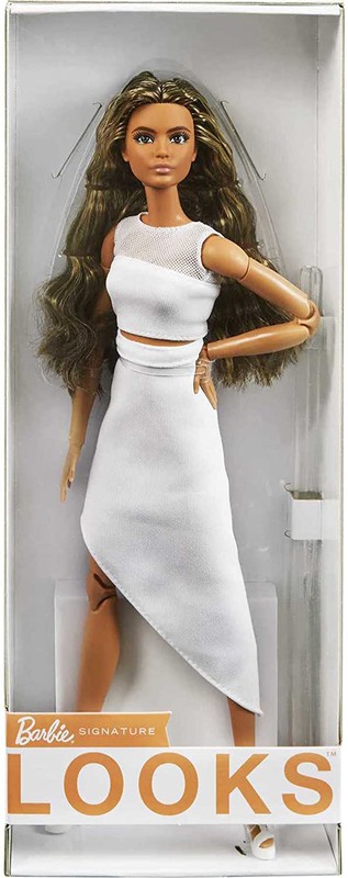 Barbie : la poupée moins sexy au naturel et sans maquillage