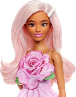Poupée Barbie vêtue de rose