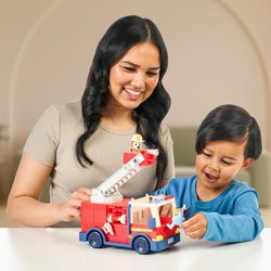 Caminhão de bombeiros azul