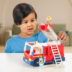 Caminhão de bombeiros azul