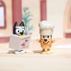 Bluey - Confezione da 2 personaggi di ristoranti fantasiosi