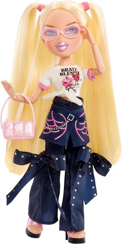 Bratz Stylin´ Chloe Fashion Doll with T-shirt