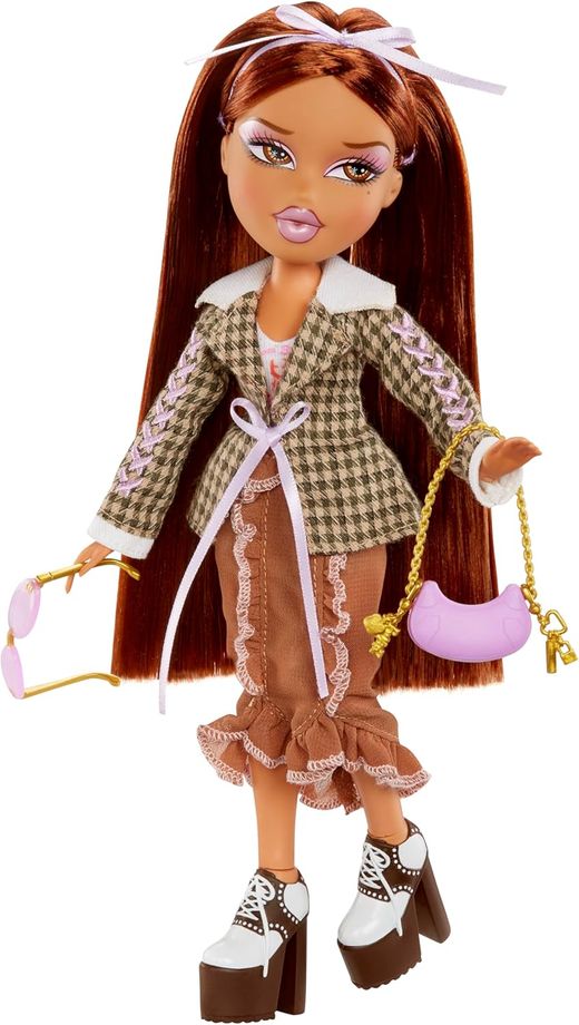 Bratz Stylin Yasmin Fashion Doll con Camiseta