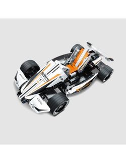 Voiture de course blanche - IM.Master