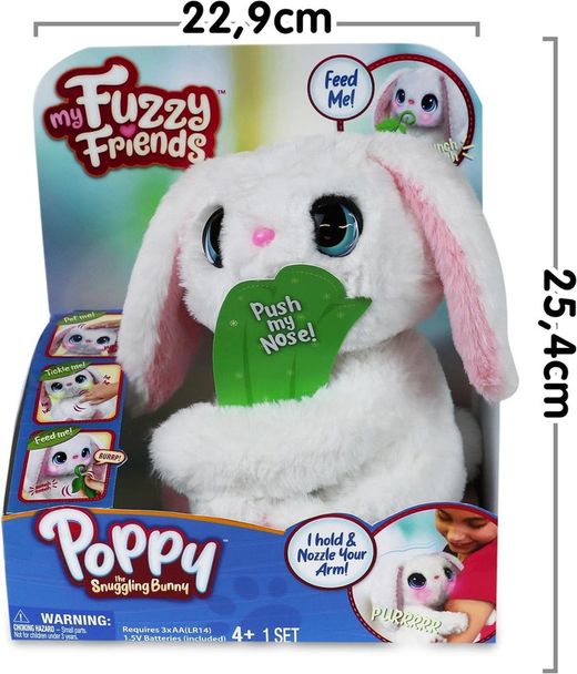 Coniglio che coccola il papavero