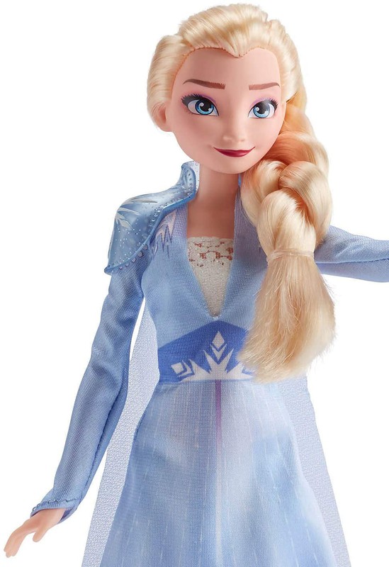 Disney Hasbro Frozen Shimmer - Elsa (Fashion Doll con Capelli Lunghi e  Abito Ispirato al Film Frozen, per Bambini dai 3 Anni in su) : :  Giochi e giocattoli