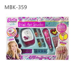 Estudio Manicura Con Aplicador