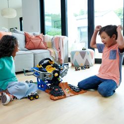 Hot Wheels Monster Trucks Arena World: Gor-Zilla besiegen