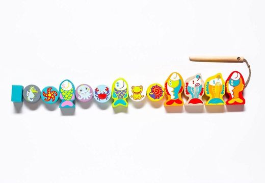 Gioco di incordatura di pesci in legno