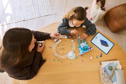 Lego Disney Холодное сердце - Ледяной замок Эльзы и снежное приключение