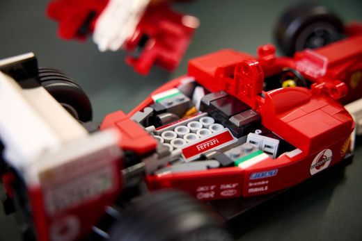 Ícones Lego - Ferrari F2004 e Michael Schumacher