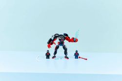 Lego Marvel – Miles Morales' Roboter-Rüstung gegen Spider-Man 2099