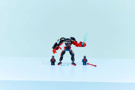 Lego Marvel – Miles Morales' Roboter-Rüstung gegen Spider-Man 2099