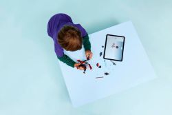 Lego Marvel – Miles Morales' Roboter-Rüstung gegen Spider-Man 2099