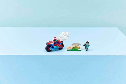 Lego Marvel - Spidey sulla sua moto contro Rhino