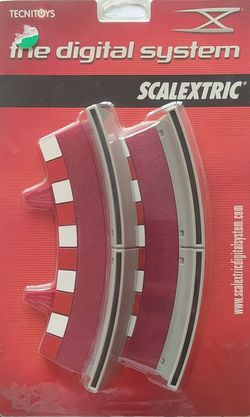 Borda definida com cerca interna curva - Scalextric