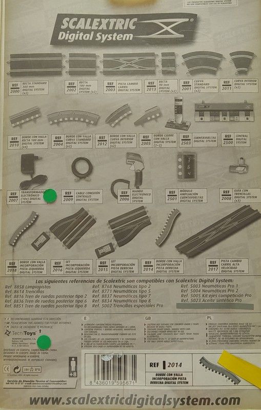 Edge Set with Right Track incorporation Fence - Scalextric