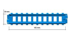 Weihnachtszug, elektrische Eisenbahn mit Lichtern und Weihnachtsbaum