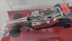 Vodafone McLAREN Mercedes MP4-22 DS - Scalextric
